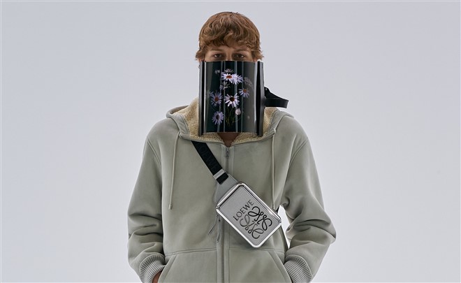 This Is Not a Glitch, LOEWE's SS23 “Pixel” Packaging Just Dropped –  WindowsWear