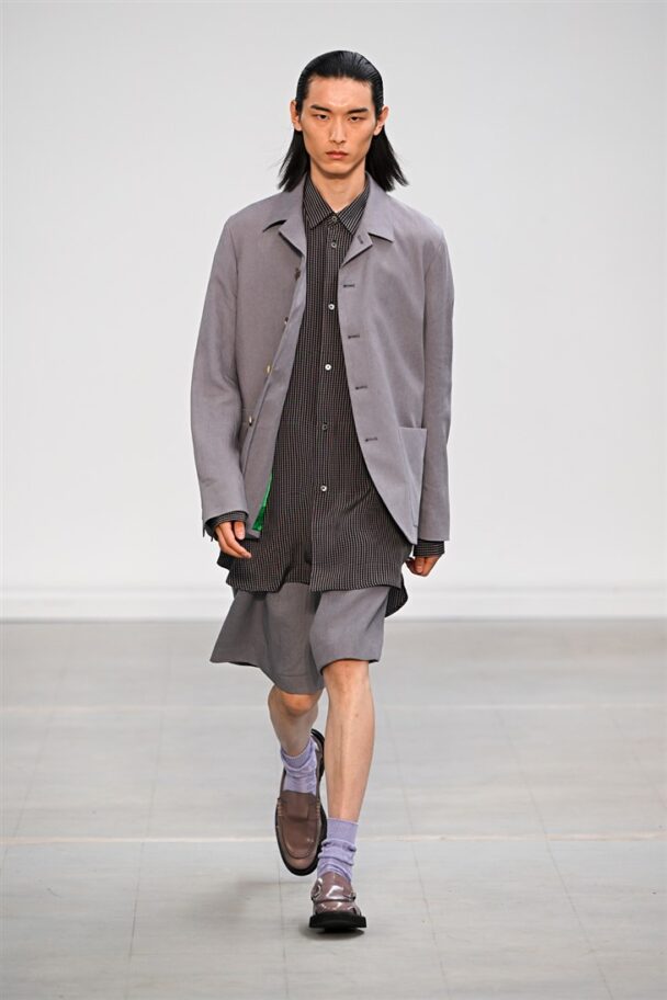 PFW: PAUL SMITH Spring Summer 2023 Menswear Collection - DSCENE