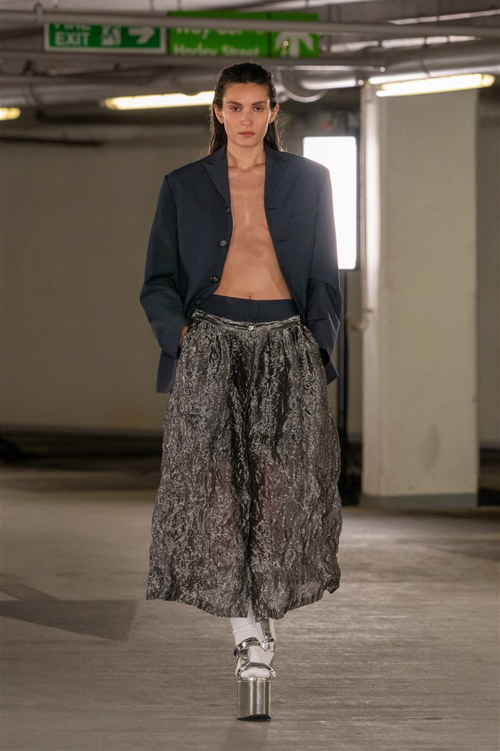 Edward Crutchley Men & Women Spring Summer 2018 London – NOWFASHION