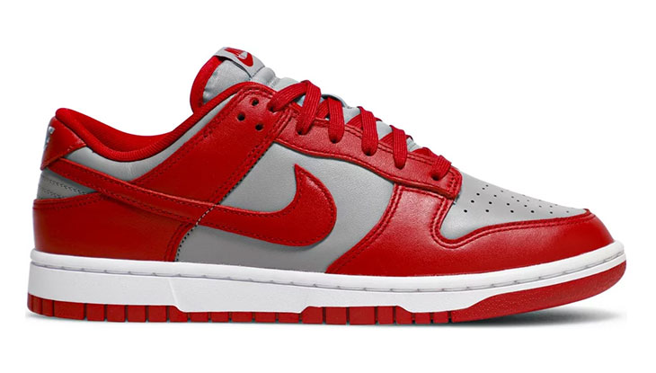 goat nike dunks low