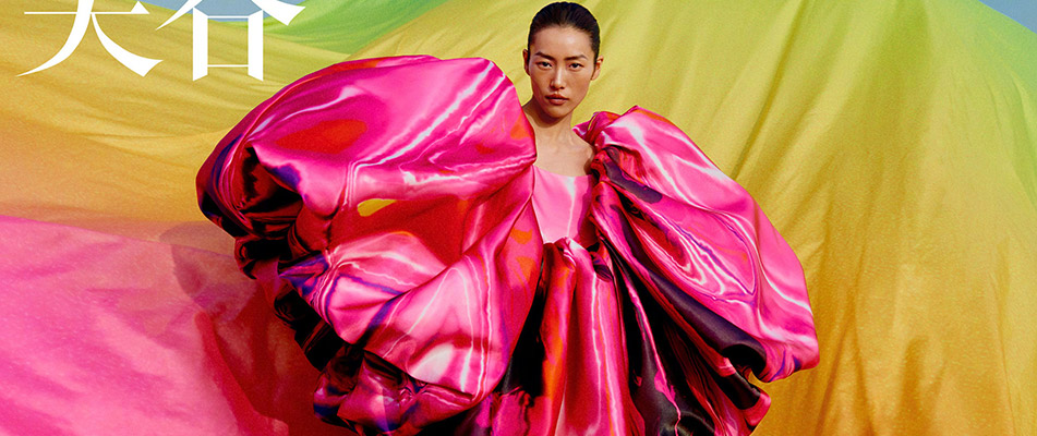 Zhou Dongyu in Louis Vuitton on Vogue China January 2022 cover by Ziqian  Wang - fashionotography
