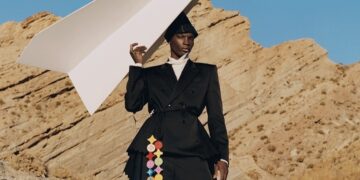 Discover LOUIS VUITTON Men's Fall Winter 2021 Accessories Collection