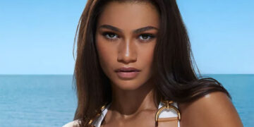 Zendaya Stars in Valentino Rendez-Vous Spring/Summer 2022 Advertising  Campaign - V Magazine