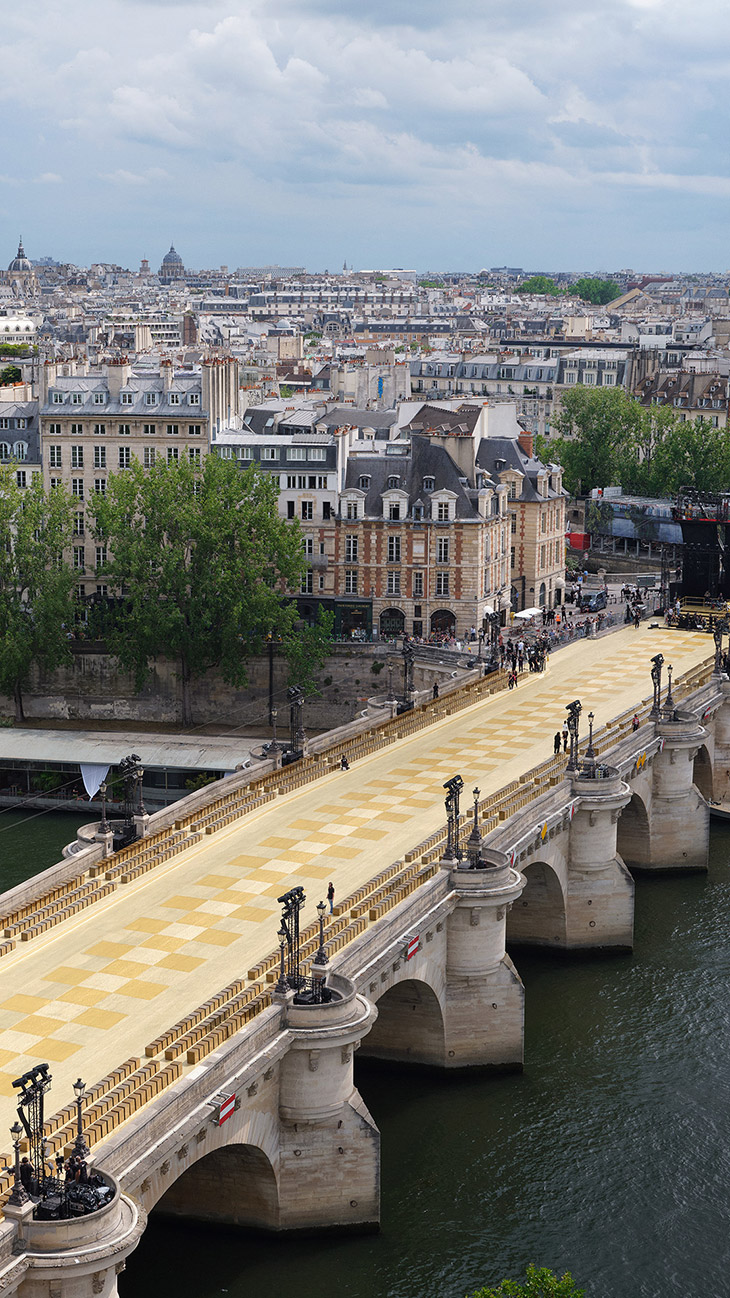 Défilé Louis Vuitton : Pharrell Williams met Paris à ses pieds